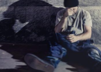 “Sevgi ona araq badələri kimi görünürdü…” – Emin Piri yazır…