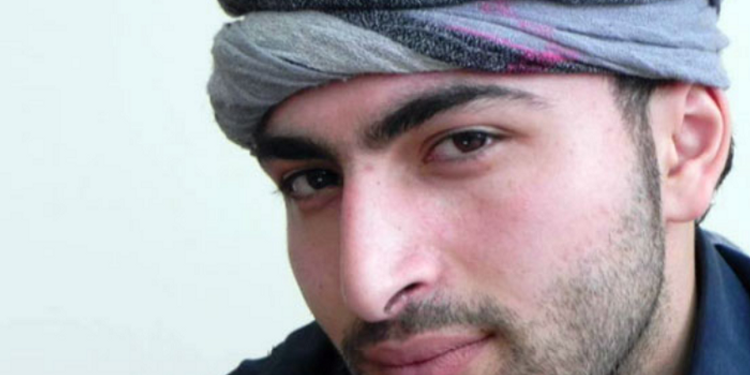 “Bağışla ömrümü, uzun gecədi” – Zərdüşt Şəfinin şeirləri
