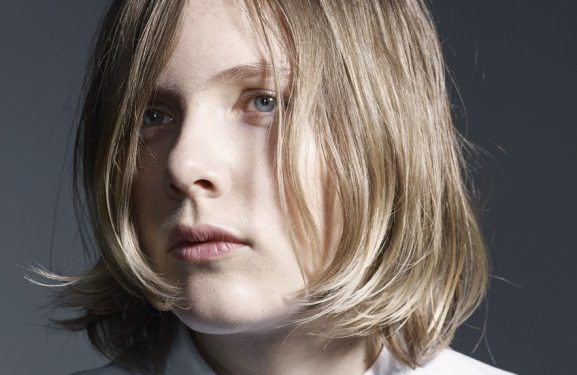 29 yaşlı yazıçı Beynəlxalq Buker mükafatını qazandı